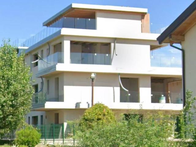 Palazzo in vendita a Desenzano Del Garda, Lombardia
