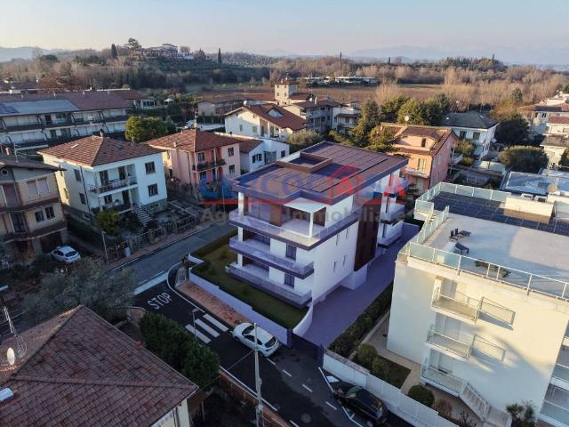 Palazzo in vendita a Desenzano Del Garda, Lombardia