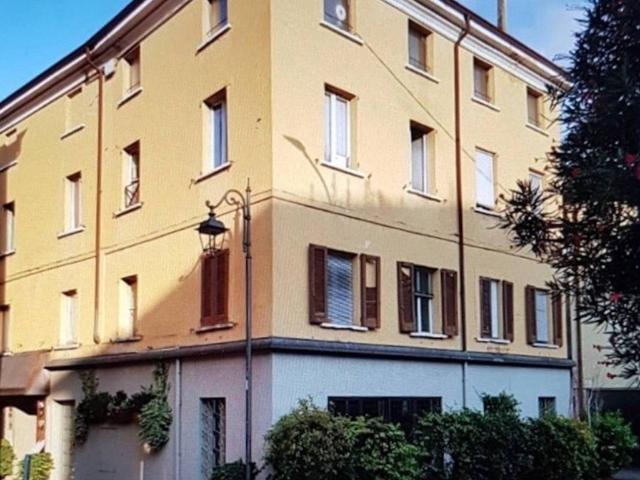Palazzo in vendita a Desenzano Del Garda, Lombardia
