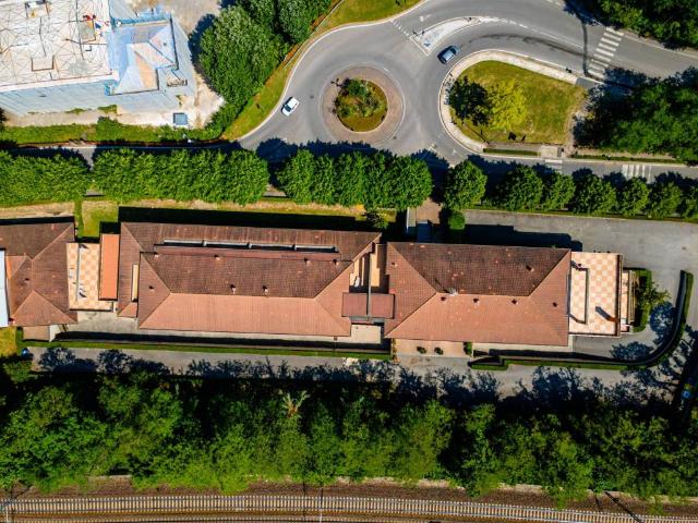 Palazzo in vendita a Desenzano Del Garda, Lombardia