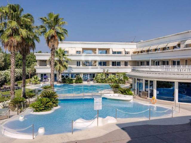 Palazzo in vendita a Desenzano Del Garda, Lombardia