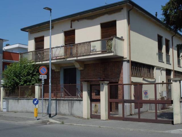 Palazzo in vendita a Spaccone, Desio