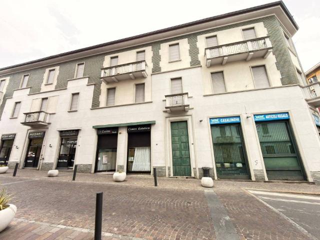 Palazzo in vendita a San Pietro, Desio