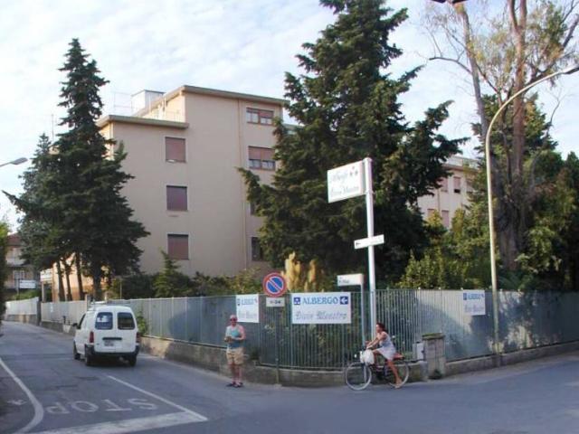 Locale Commerciale in vendita a Diano Calderina, Diano Marina