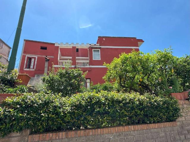 Palazzo in vendita a Domicella, Campania