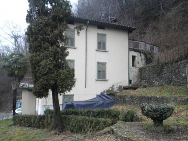 Palazzo in vendita a Comunità Montana della Valle Brembana, Dossena