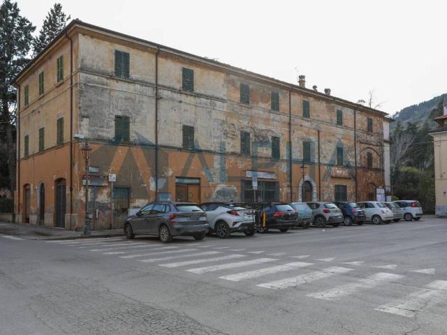 Palazzo in vendita a Unione di Comuni della Romagna Forlivese, Dovadola