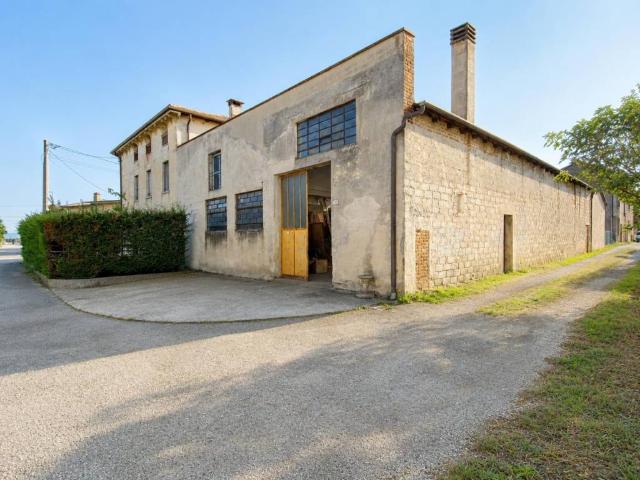 Palazzo in vendita a Passo di Riva, Dueville