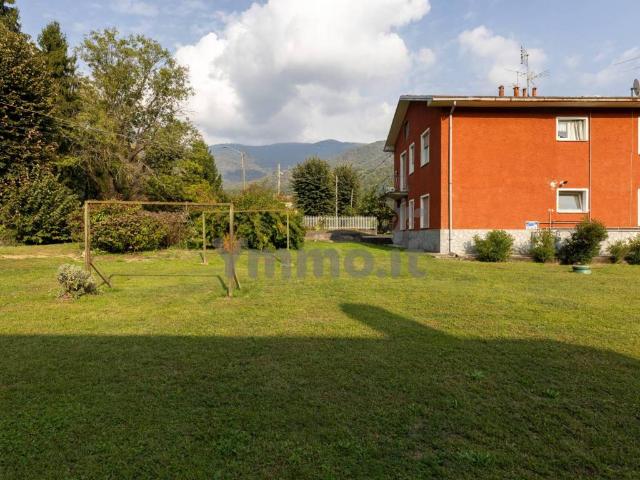 Palazzo in vendita a Runo, Dumenza