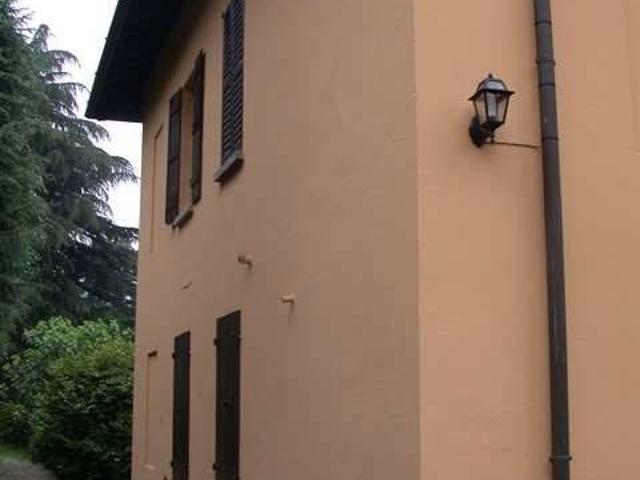 Palazzo in vendita a Crevenna, Erba
