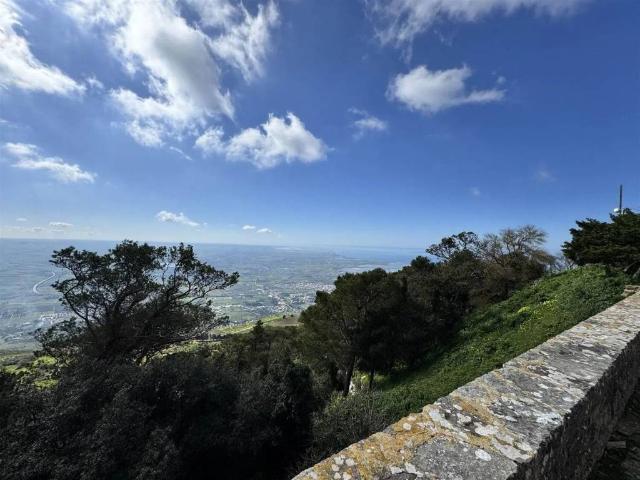 Palazzo in vendita a Erice, Sicilia