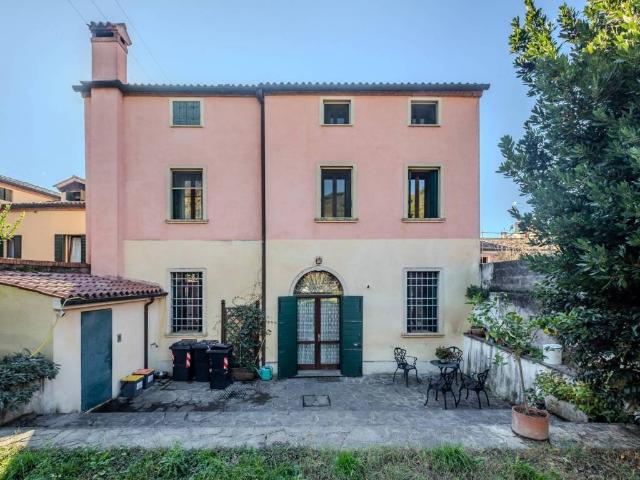 Palazzo in vendita a Este, Veneto
