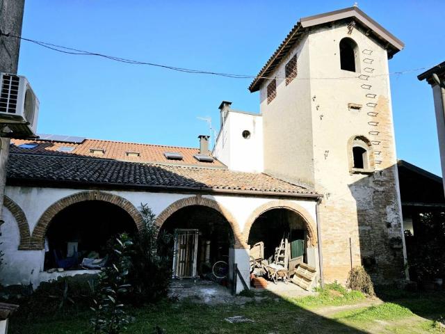 Palazzo in vendita a Deserto, Este