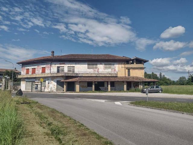 Palazzo in vendita a Faedis, Friuli-Venezia Giulia