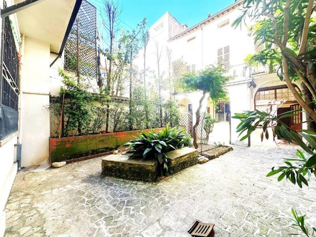 Palazzo in vendita a Unione della Romagna Faentina, Faenza