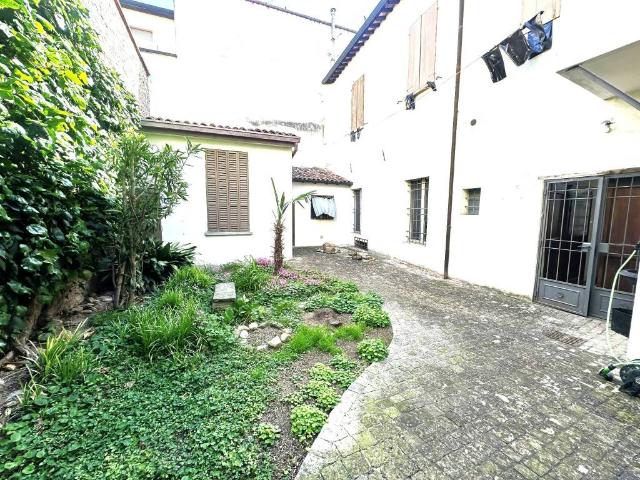 Palazzo in vendita a Unione della Romagna Faentina, Faenza