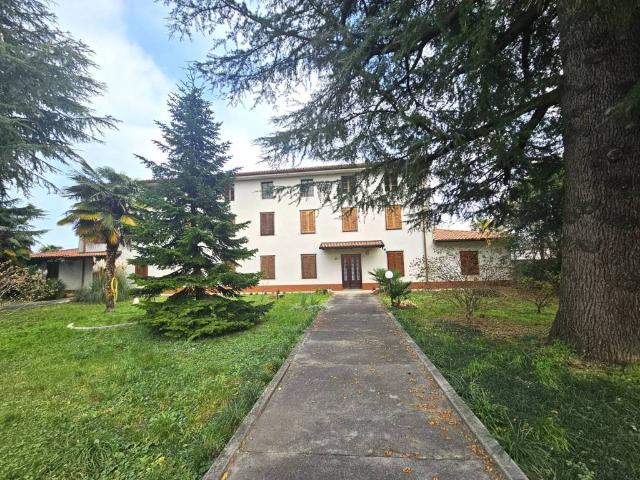 Palazzo in vendita a Farra D'isonzo, Friuli-Venezia Giulia
