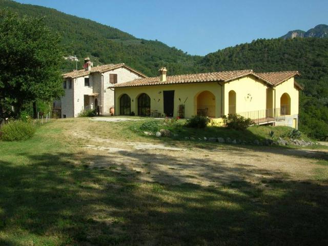 Palazzo in vendita a Precetto, Ferentillo