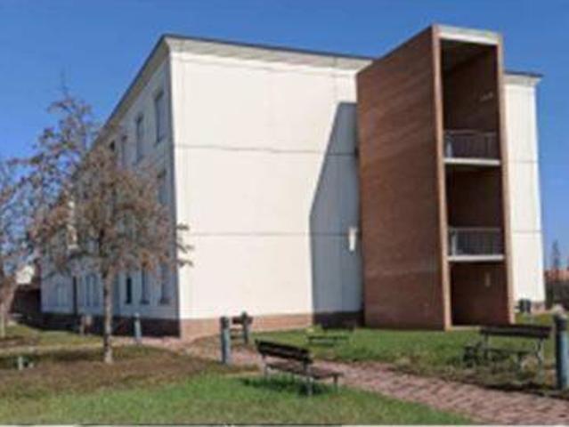 Palazzo in vendita a Villaggio Satellite, Ferrara