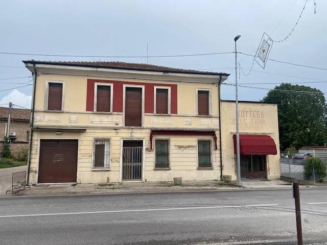Palazzo in vendita a Ferrara, Reggio Emilia