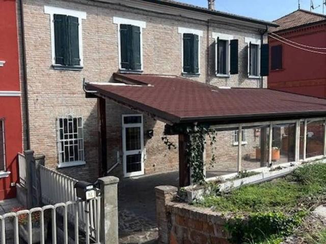 Palazzo in vendita a Ferrara, Reggio Emilia