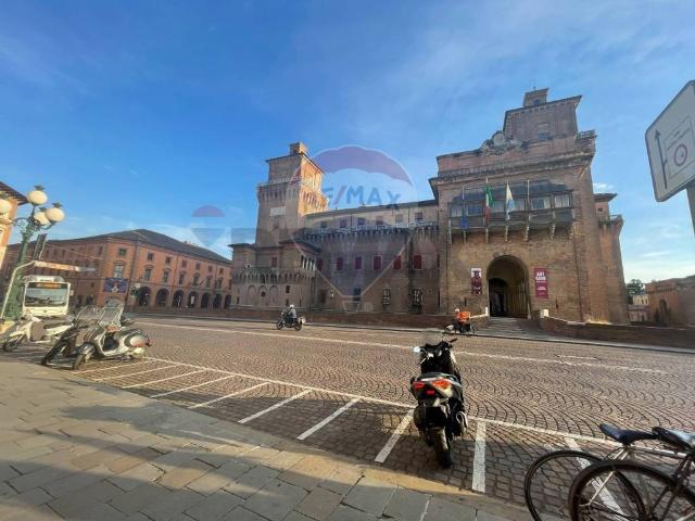 Appartamento in vendita a Centro cittadino, Ferrara