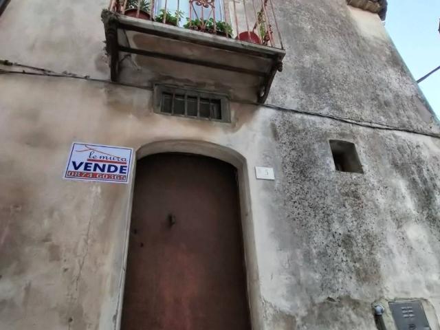 Palazzo in vendita a Ferrazzano, Molise