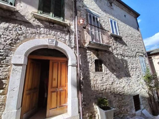 Palazzo in vendita a Ferrazzano, Molise