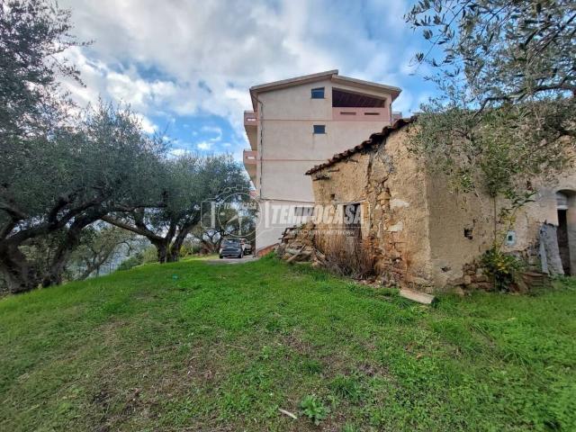 Palazzo in vendita a Ficarra, Sicilia