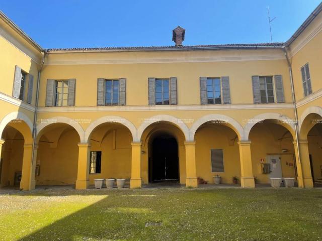 Palazzo in vendita a Fidenza, Reggio Emilia
