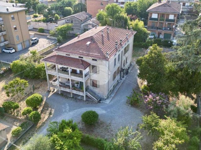 Palazzo in vendita a Fidenza, Reggio Emilia