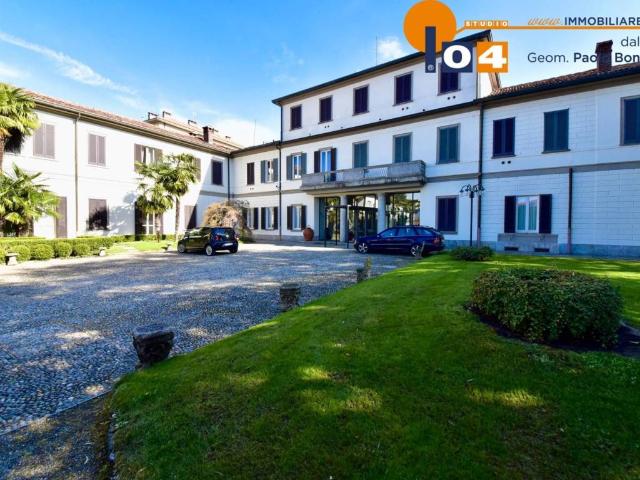 Palazzo in vendita a Figino Serenza, Lombardia
