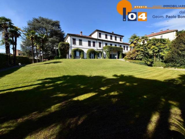 Palazzo in vendita a Figino Serenza, Lombardia
