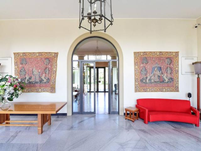 Palazzo in vendita a Figino Serenza, Lombardia