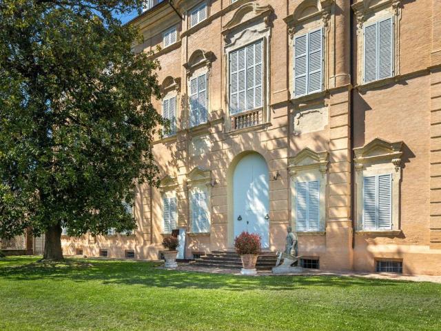 Palazzo in vendita a Unione Comuni Modenesi Area Nord, Finale Emilia