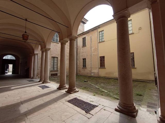 Palazzo in vendita a Fiorenzuola d'Arda, Piacenza