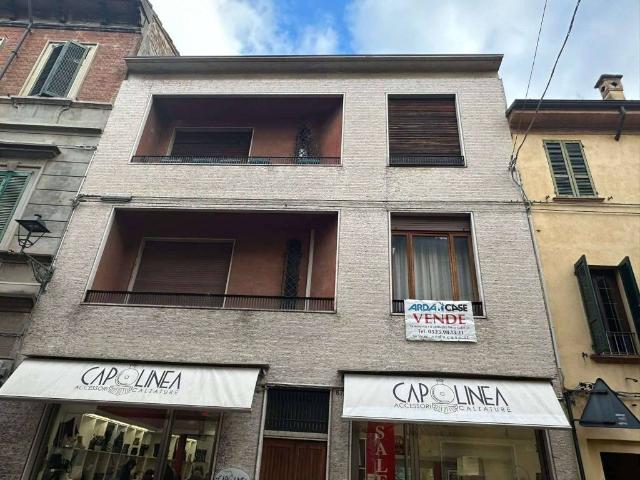 Palazzo in vendita a Fiorenzuola D'arda, Reggio Emilia