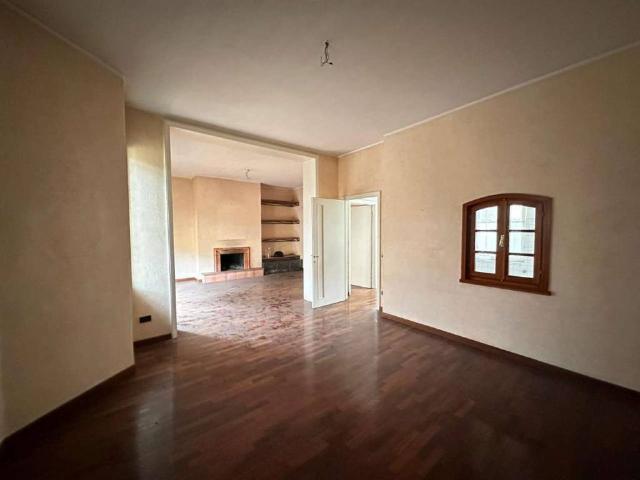 Palazzo in vendita a Fiorenzuola d'Arda, Piacenza