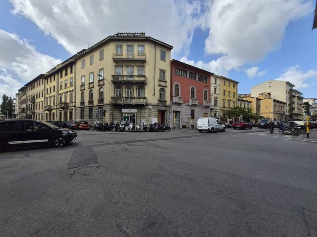 Palazzo in vendita a Quartiere 2, Firenze