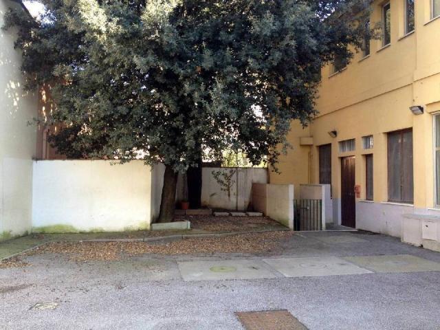 Palazzo in vendita a Quartiere 2, Firenze