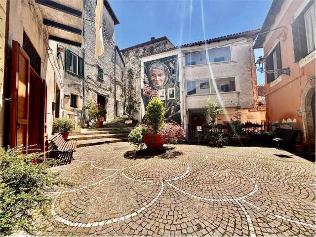 Palazzo in vendita a Fiuggi, Lazio