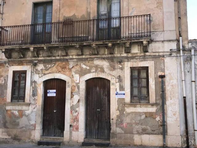 Palazzo in vendita a Floridia, Sicilia