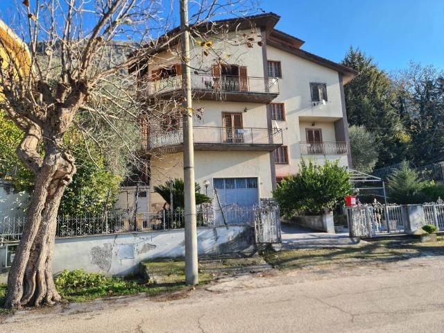Palazzo in vendita a Foglianise, Campania
