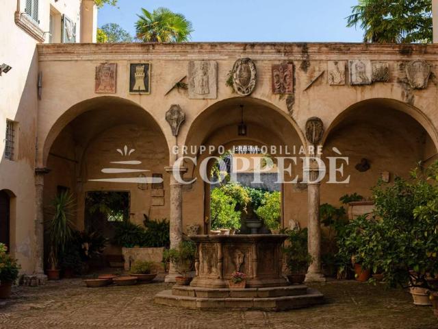 Palazzo in vendita a Foligno, Umbria