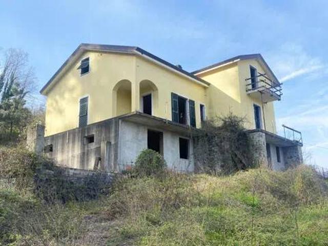 Palazzo in vendita a Follo Alto, Follo