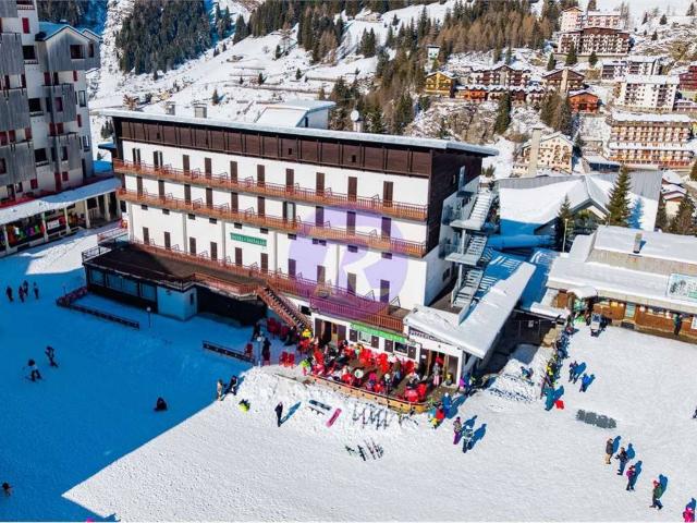 Palazzo in vendita a Comunità Montana della Valle Brembana, Foppolo