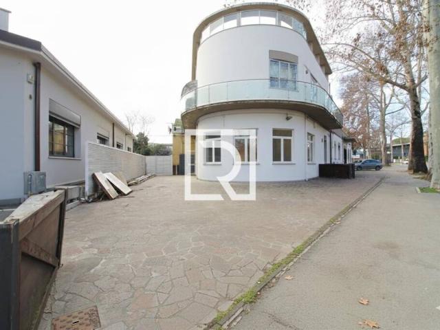 Palazzo in vendita a Unione di Comuni della Romagna Forlivese, Quattro