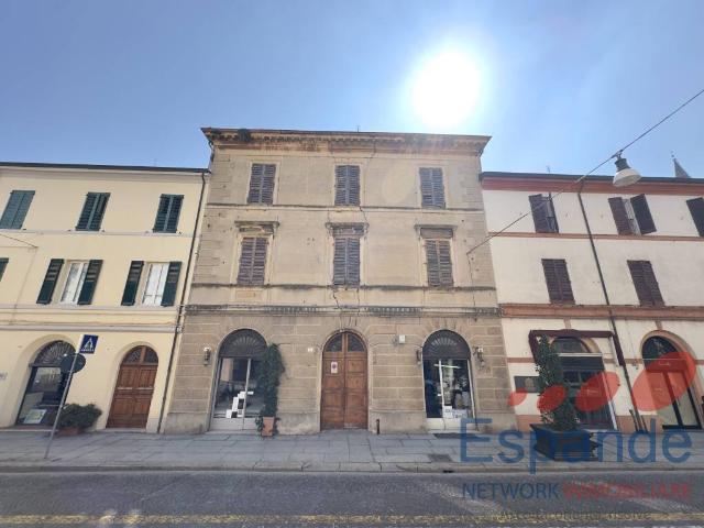 Palazzo in vendita a Unione di Comuni della Romagna Forlivese, Quattro