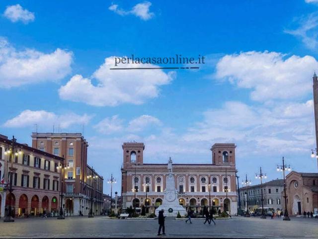 Palazzo in vendita a Unione di Comuni della Romagna Forlivese, Quattro
