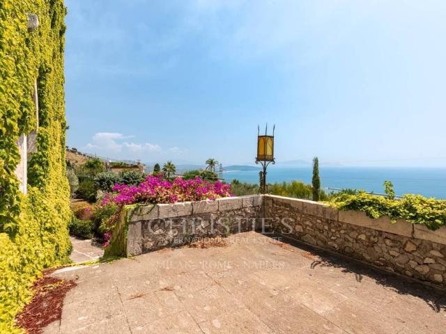 Palazzo in vendita a Formia, Lazio